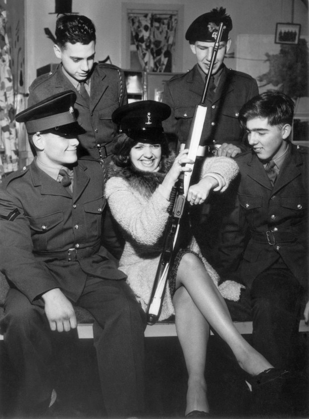 <<< Quote Ref: cphoto198 >>>